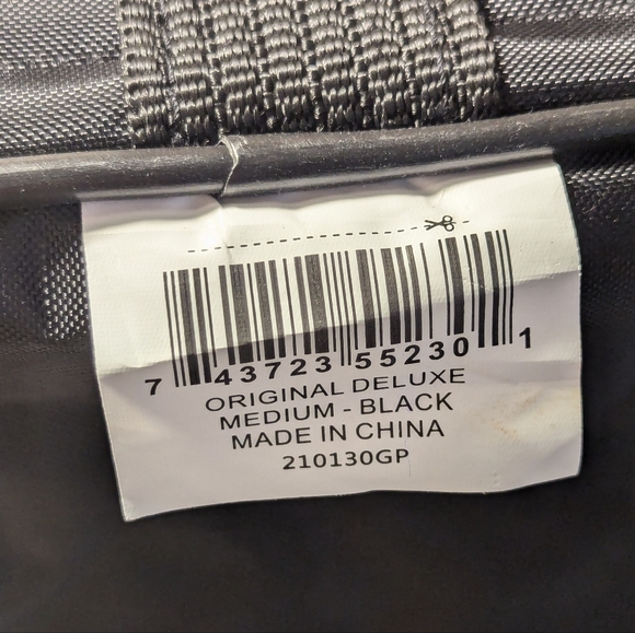 Sherpa's Pet Trading Company Black Pet Carrier Size Medium - Picture 8 of 13